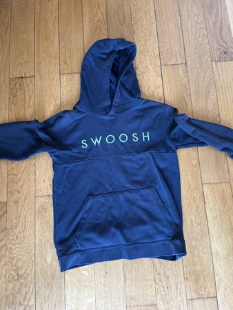 Pull Nike Swoosh XL (158-170 cm) bleu marine en parfait état