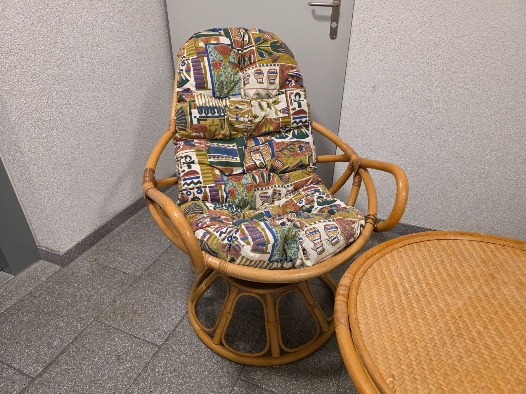 Set di tavolo e panche: Ein Tisch und 2 Bambussessel – Usato da Gockhausen venduto da medved007 2