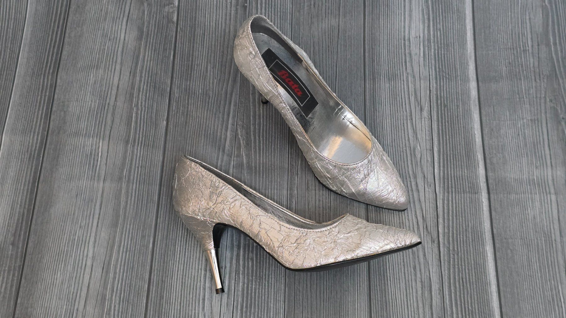 Chaussures femmes: 💞​ Bata Vintage Pumps - 37 - Silber / Metallic – D'occasion à Thalwil par VitaMini