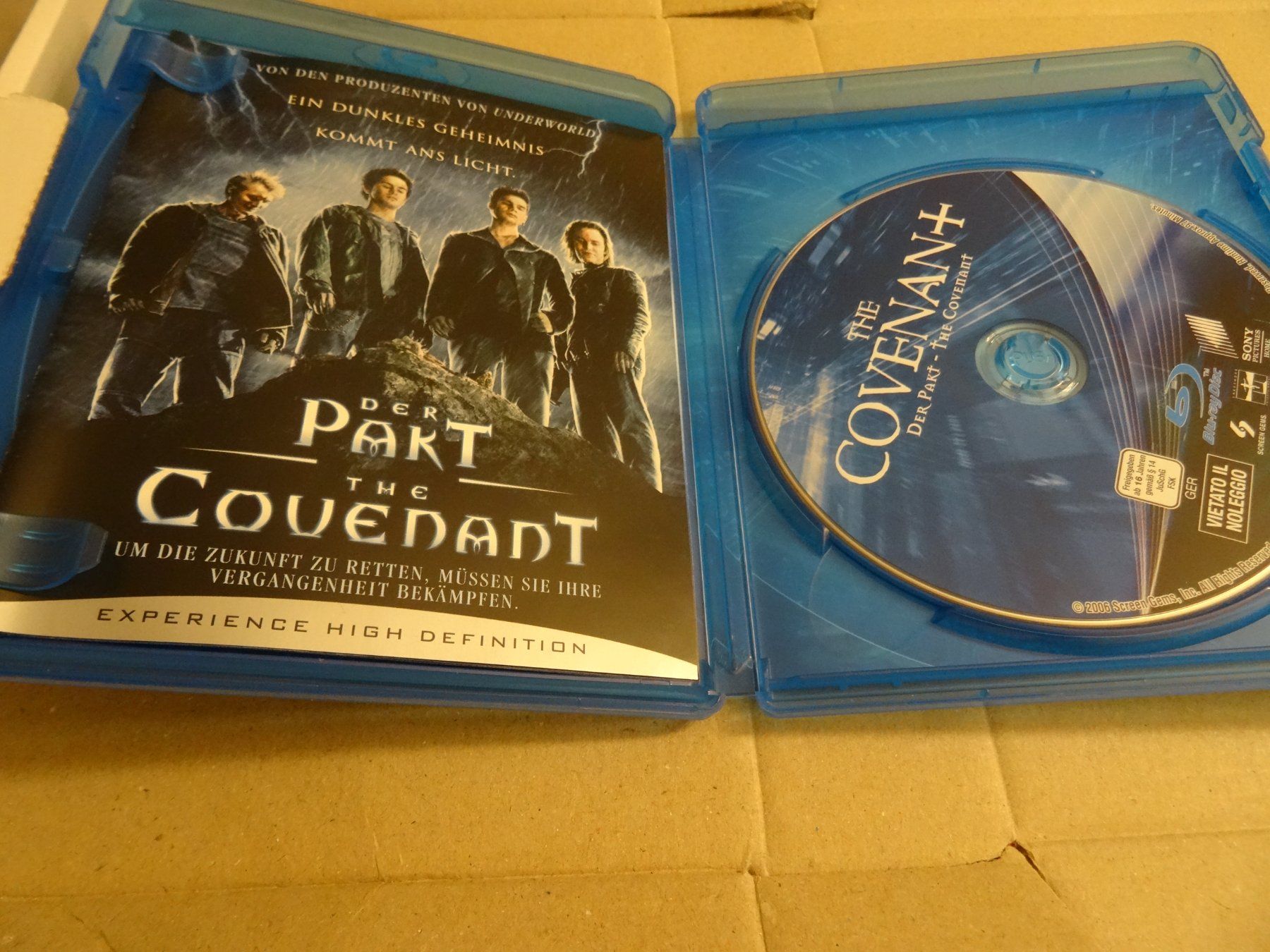 Tutti i DVDs: Der Pakt - The Covenant (Blu-ray) – Usato da Olten venduto da Disc-Verkauf 1