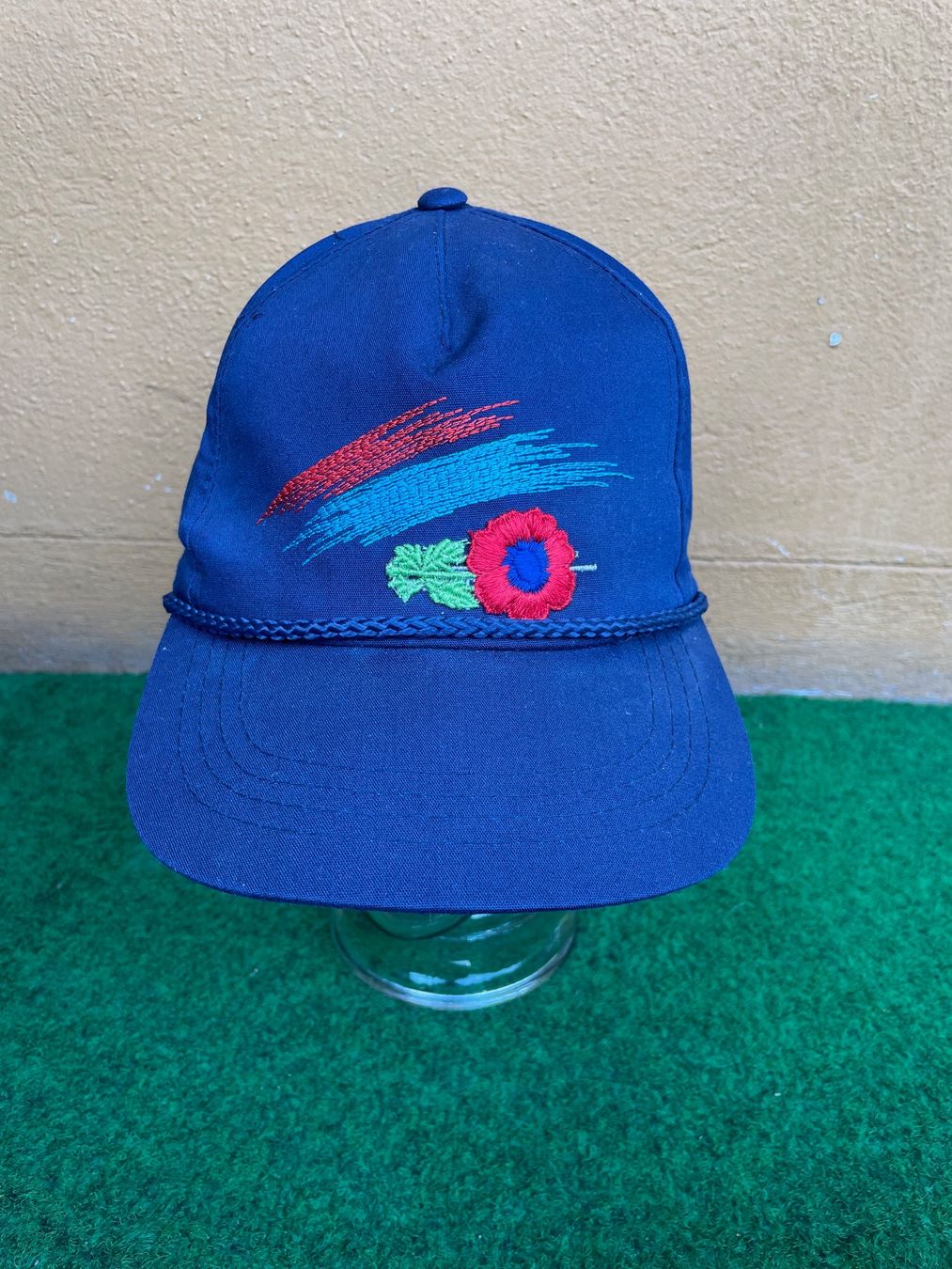 Copricapi, berretti & cappellini: Vintage 90s Cap Flowers Embroidered – Usato da Zürich venduto da le_souk