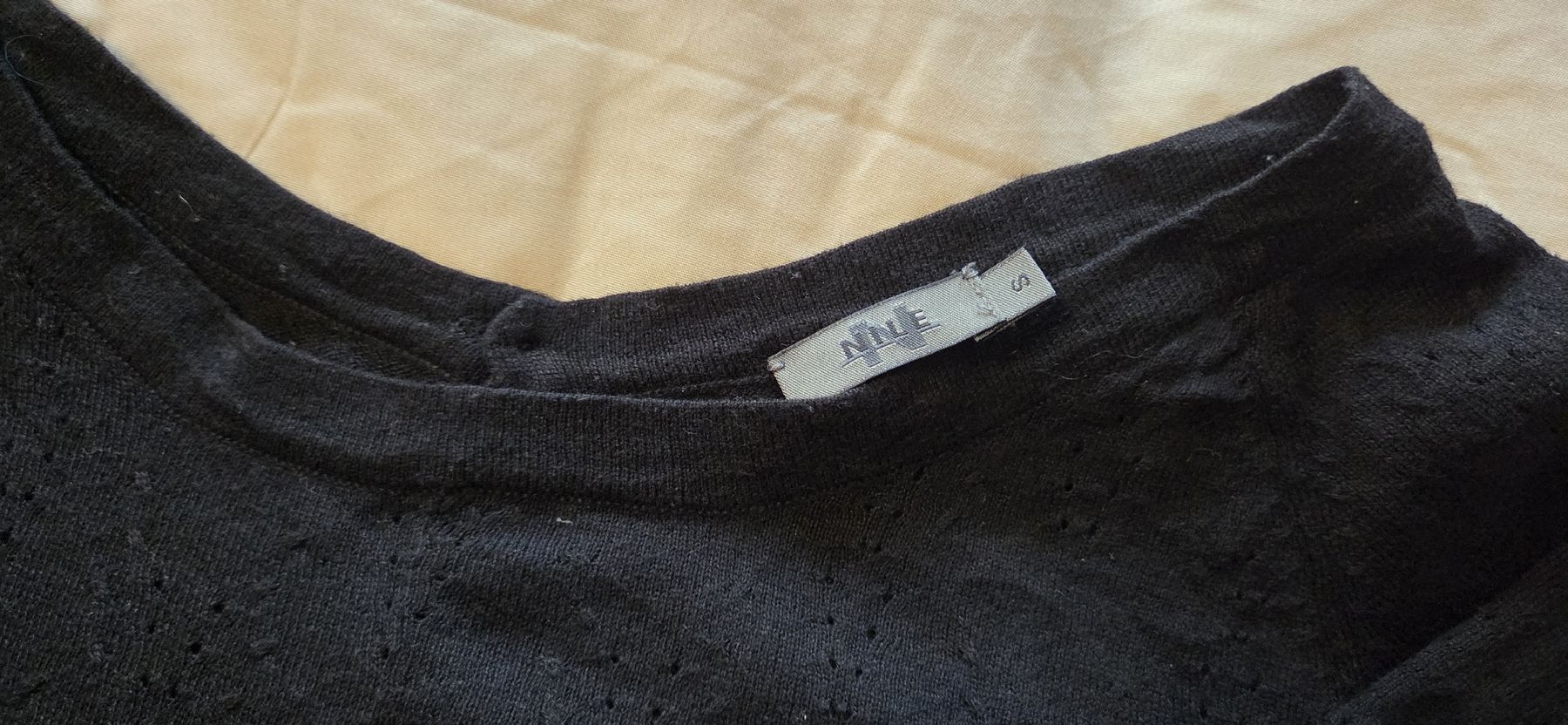 Nile Pullover & Sweatshirts: Schwarzer Nile Pullover , Gr. S, grösser – Gebraucht aus Busswil BE von Angy1974 1