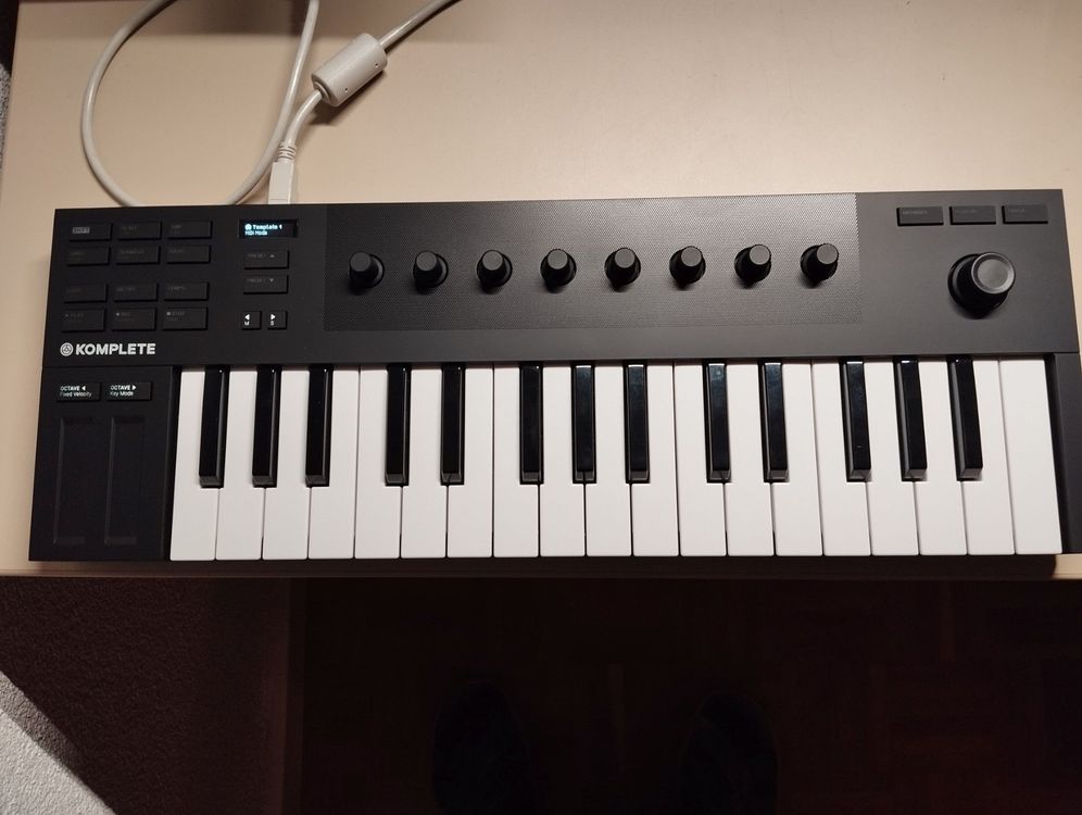 Native Instruments Komplete Kontrol M32 - neuwertig! (Gebraucht) in St ...