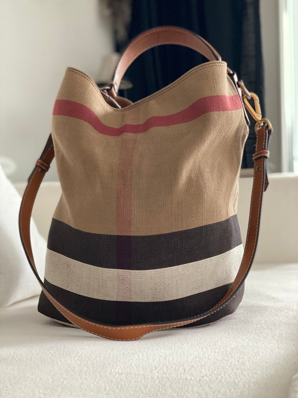 Sacs femmes: Burrbery Tasche – Neuf (Voir description) à Solothurn par Lyn123