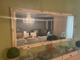 Spiegel weiss im Schloss-Look