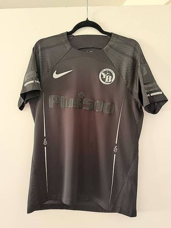 BSC YB Spezialtrikot 23/24 #7 Ugrinic Grösse M