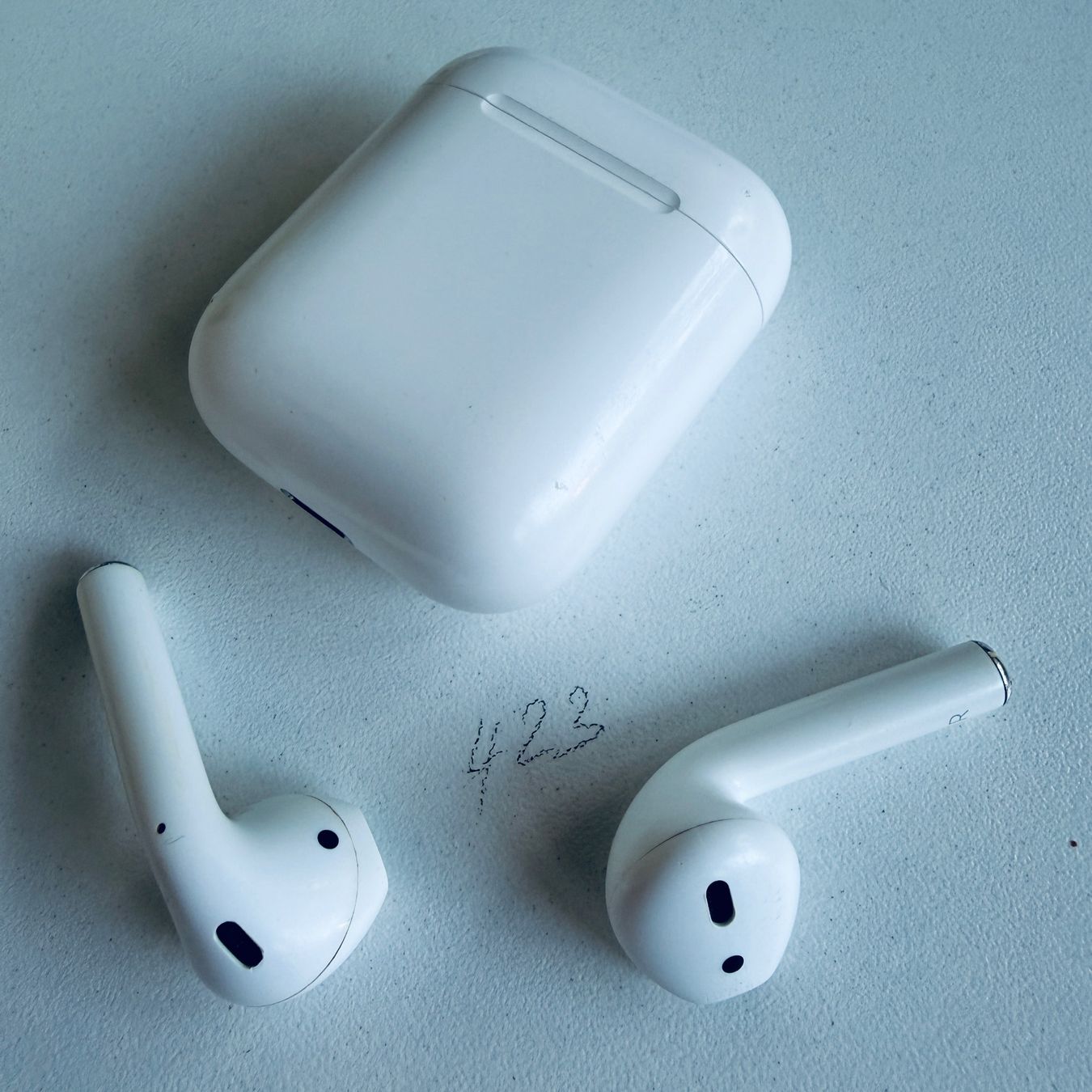 Apple Kopfhörer: Original Apple AirPods 2 Gen. Wireless Kopfhörer & Case – Gebraucht aus Basel von MY.AIRPODS.SHOP 2