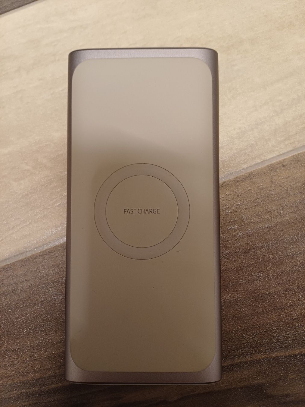 Samsung Caricabatterie: Samsung Wireless Battery Pack 10000mAh – Usato da Turbenthal venduto da jga_2jly 2