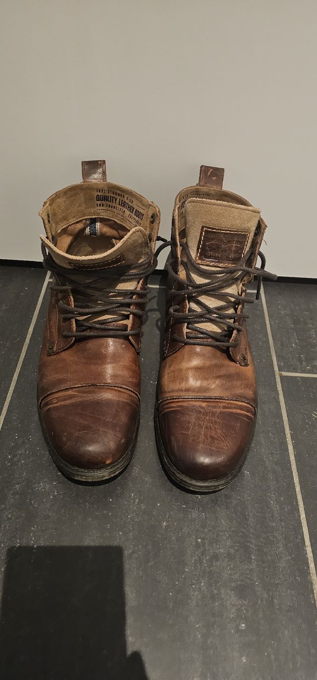 Levi's Scarpe da uomo: Herrenschuhe – Usato da Hüntwangen venduto da piggy13