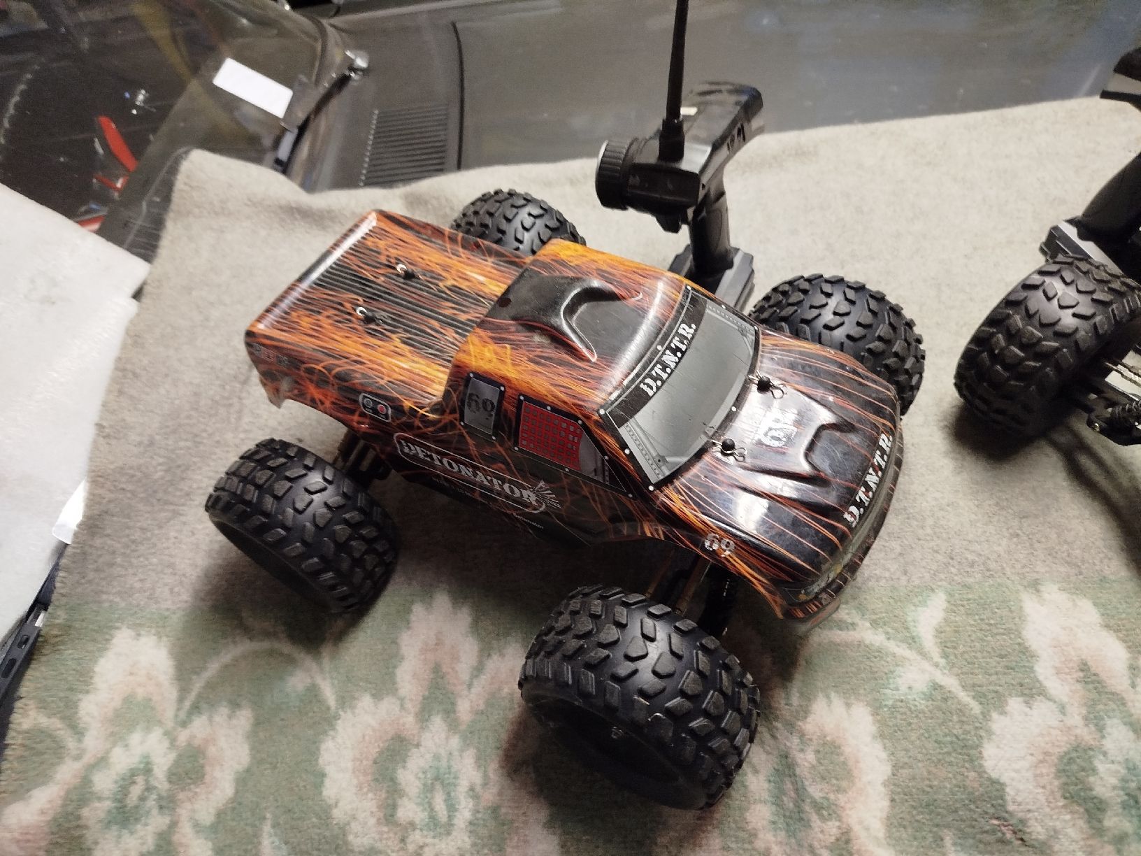 Reely Modellismo RC: Voitures RC 2x Reely Detonator – Usato da Flanthey venduto da berthgte 4
