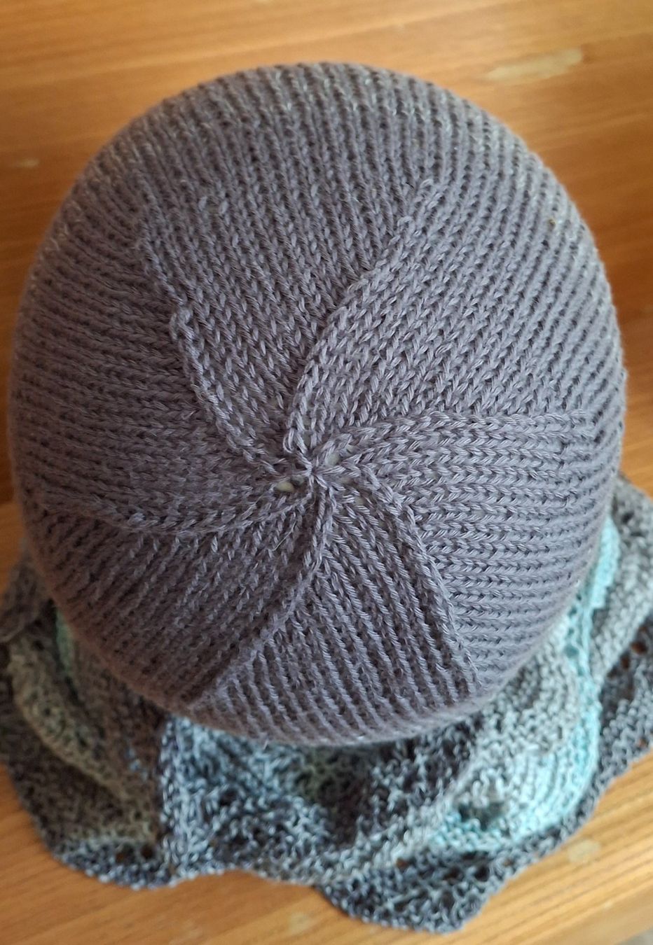 Foulard & Sciarpe: Loop Möbius und Mütze handgestrickt, Set 2   NEU – Nuovo (secondo la descrizione) da Langenthal venduto da Handstrick 4