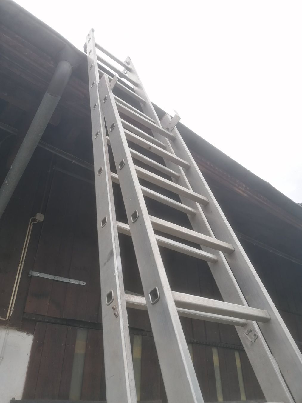 Scale: 2 Aluminium leiter guter Zustand – Usato da Zuerich venduto da Ajackpot 1