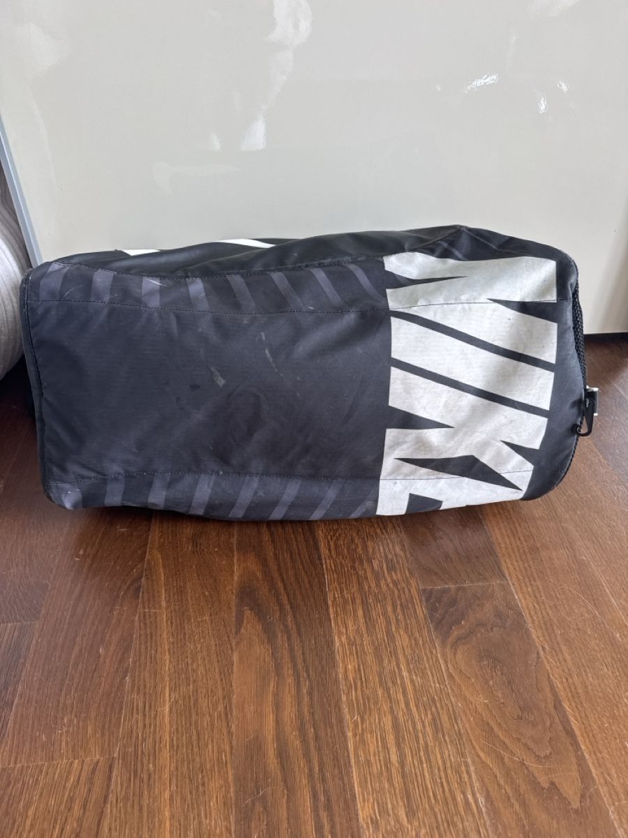 Nike Borse: Nike Sporttasche gross – Usato da Basel venduto da Ercegun123 3