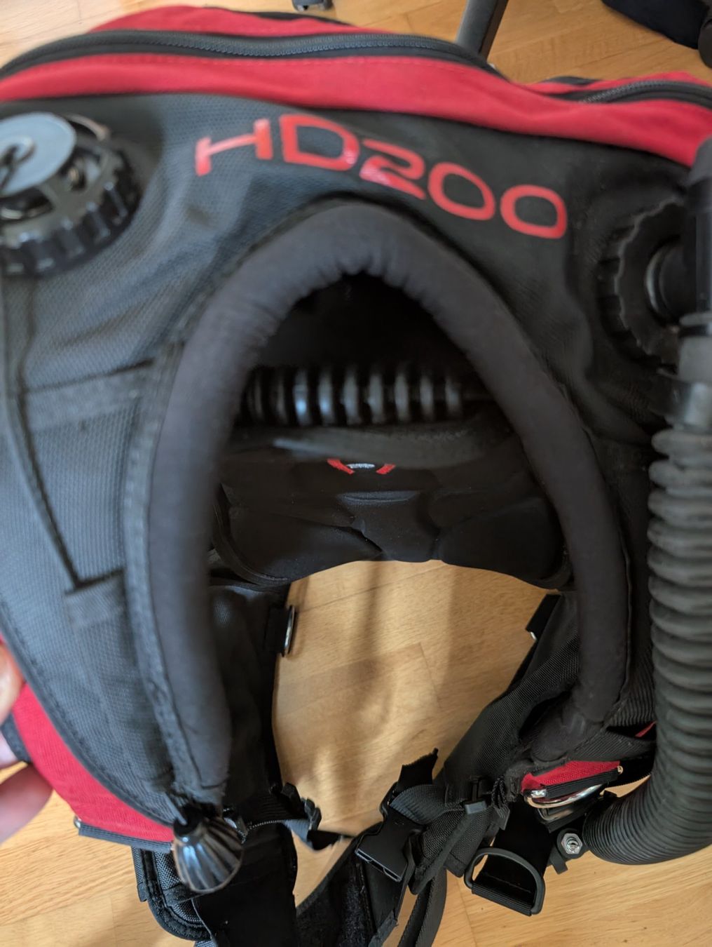 Mute per immersioni: Hollis HD200 BCD – Usato da Blonay venduto da Les_jeunes 6