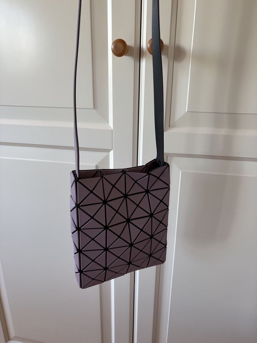 Borse da donna: Bao Bao Purple Sling Bag – Usato da St.Josefen venduto da lop_lh8d 3