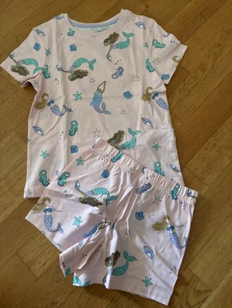 Tolles Pyjama Gr. 122, Neu