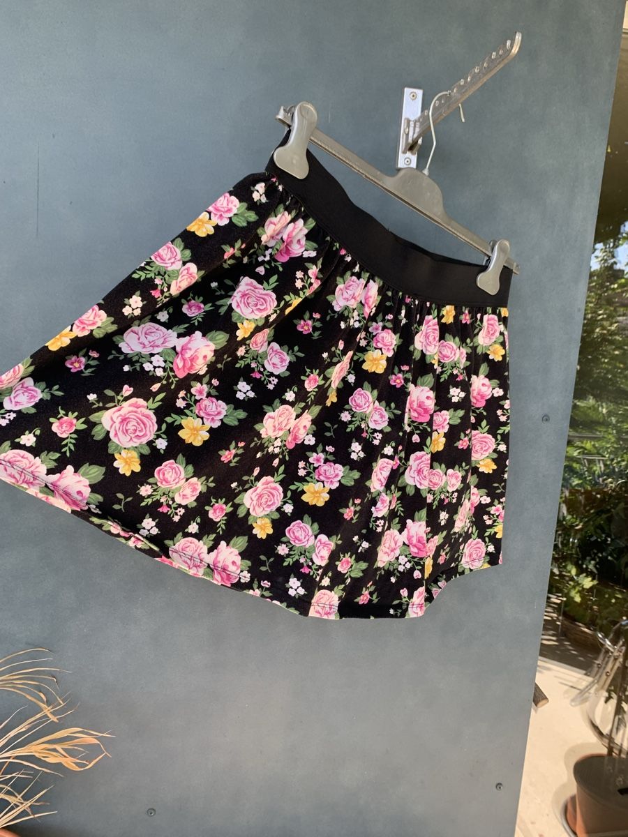 Röcke: Rock mit Rosen, Gr. M/L 😊🌞 – Gebraucht aus Egg b. Zürich von Flummi 3