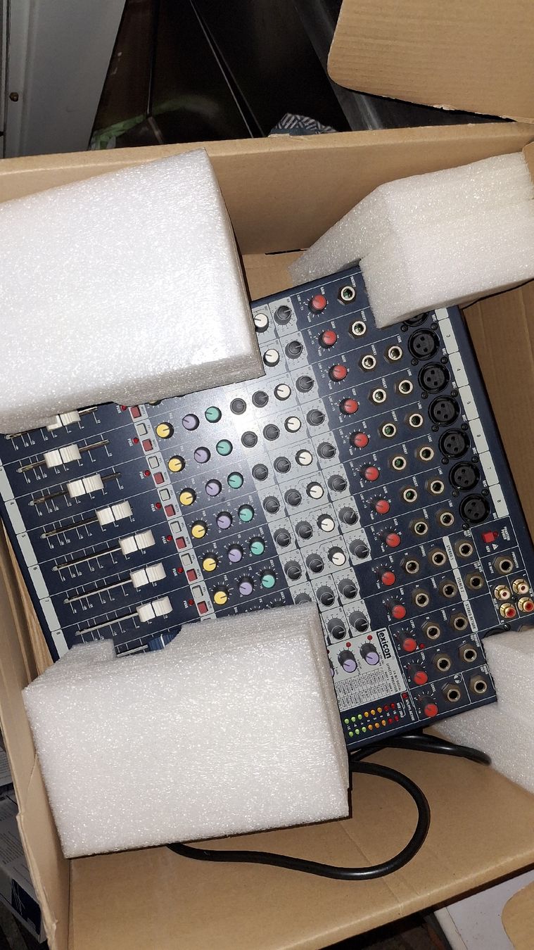 Soundcraft Mischpulte: Console Mixer EFX8 – Neu (gemäss Beschreibung) aus Astano von Ale_R8CH