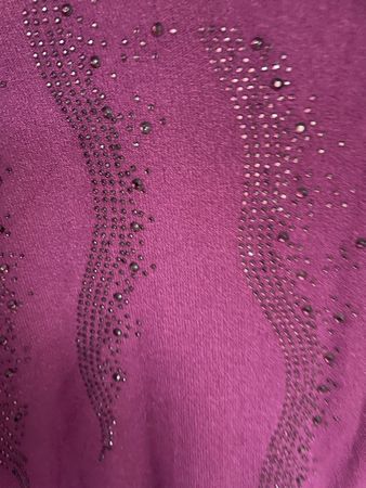 Pullover Aylin lila mit Strasssteinen Grösse S neu