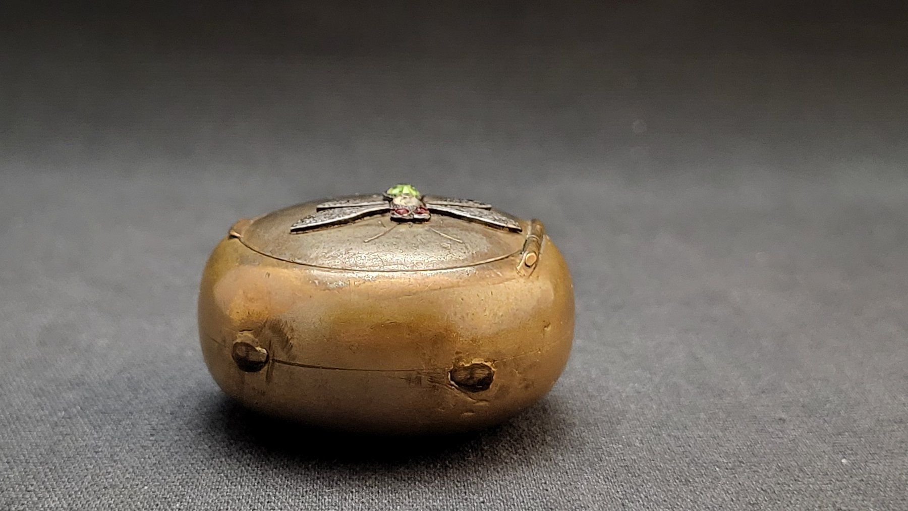 Figuren: Antikes Dösli mit Insekt – Gebraucht aus Basel von spinne02 5