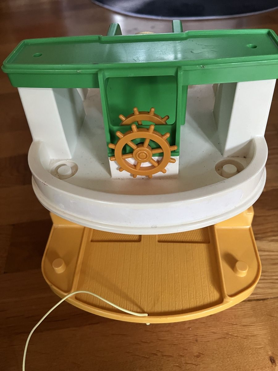 Fisher-Price Spielzeuge: Fisher Brice Boot vintage 80er Jahre – Gebraucht aus Aarberg von Jakaro