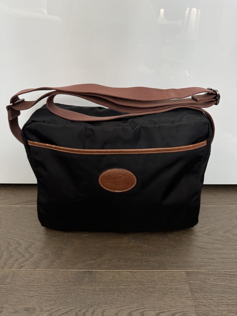 Longchamp Borse da donna: Longchamp Umhängetasche in schwarz – Usato da Grenchen venduto da servet.t