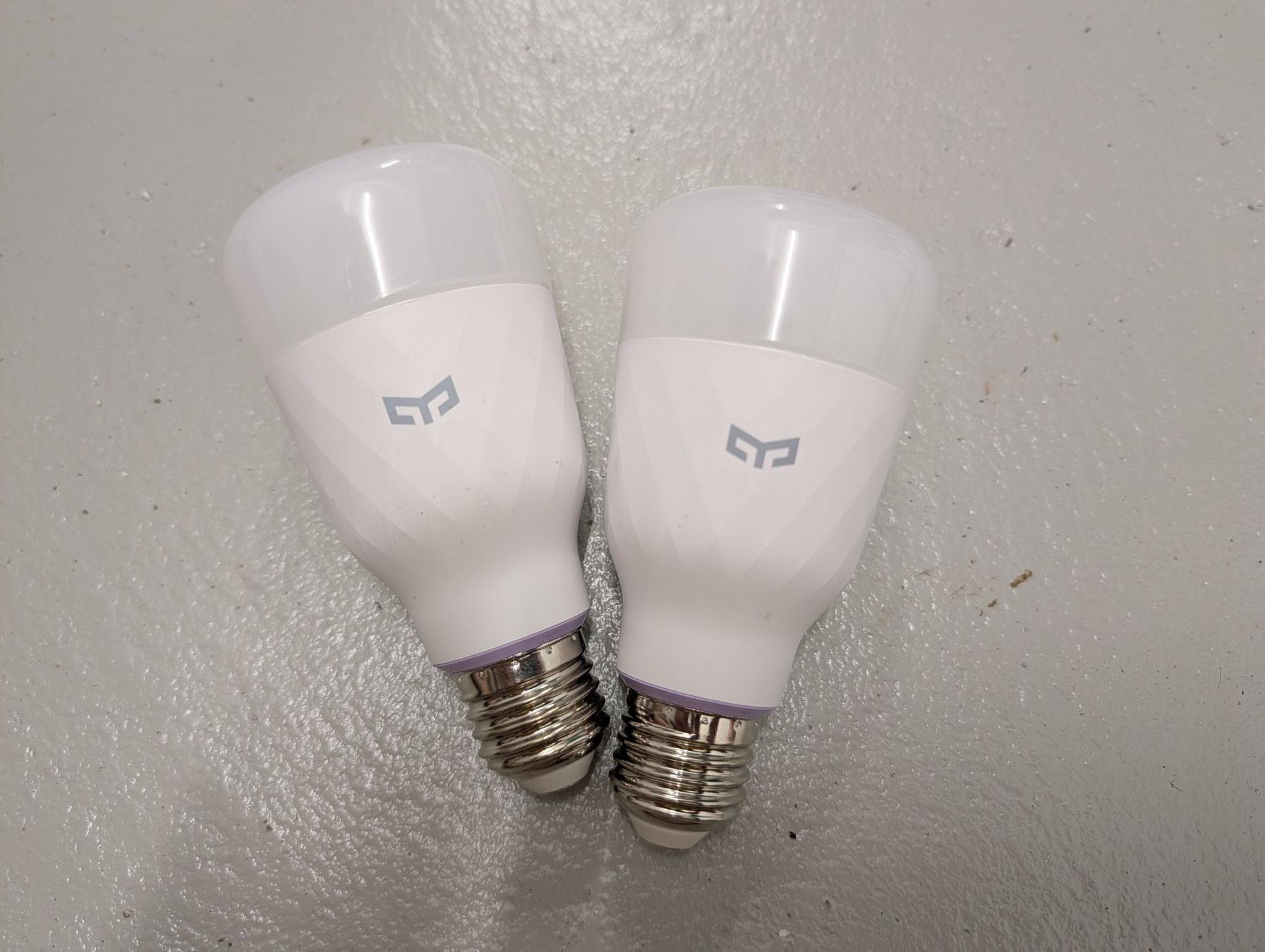 Xiaomi Lampade: Yeelight RGB LED Glühbirnen E27 2 Stk – Usato da Siglistorf venduto da julian-w