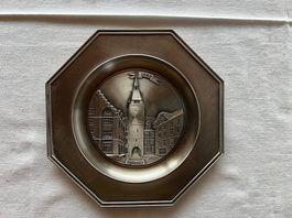 Achteckiger Zinn-Wandteller ZUG  Zytturm, 95 % Reinzinn