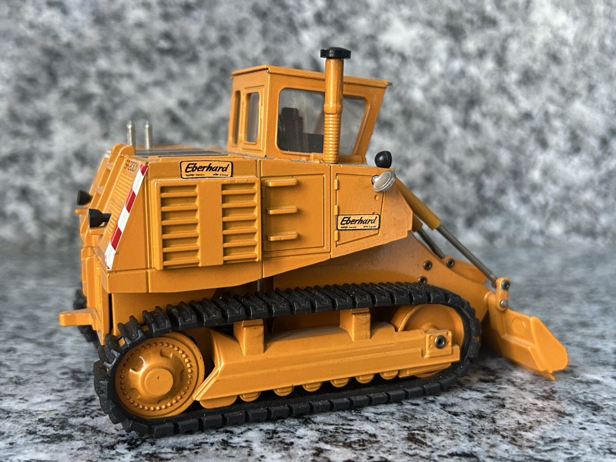 Modellbausätze & Standmodelle: Schürfraupe, 1:50 , NZG – Gebraucht aus Horw von Tigercat635 2