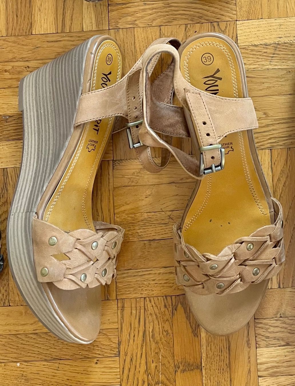 Damenschuhe: Schöne Keil Sandale. Leder. Beige – Neu (gemäss Beschreibung) aus Oetwil an der limmat von Sual 3