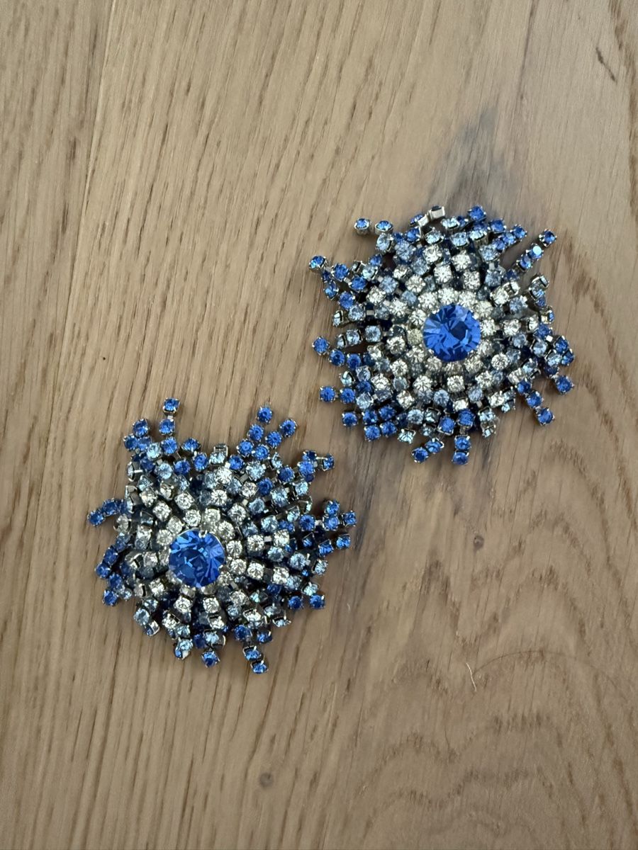Ciondoli: Sandalen, High-Heels clips mit blauem Stein – Usato da Richterswil venduto da KAYLEIGH_77
