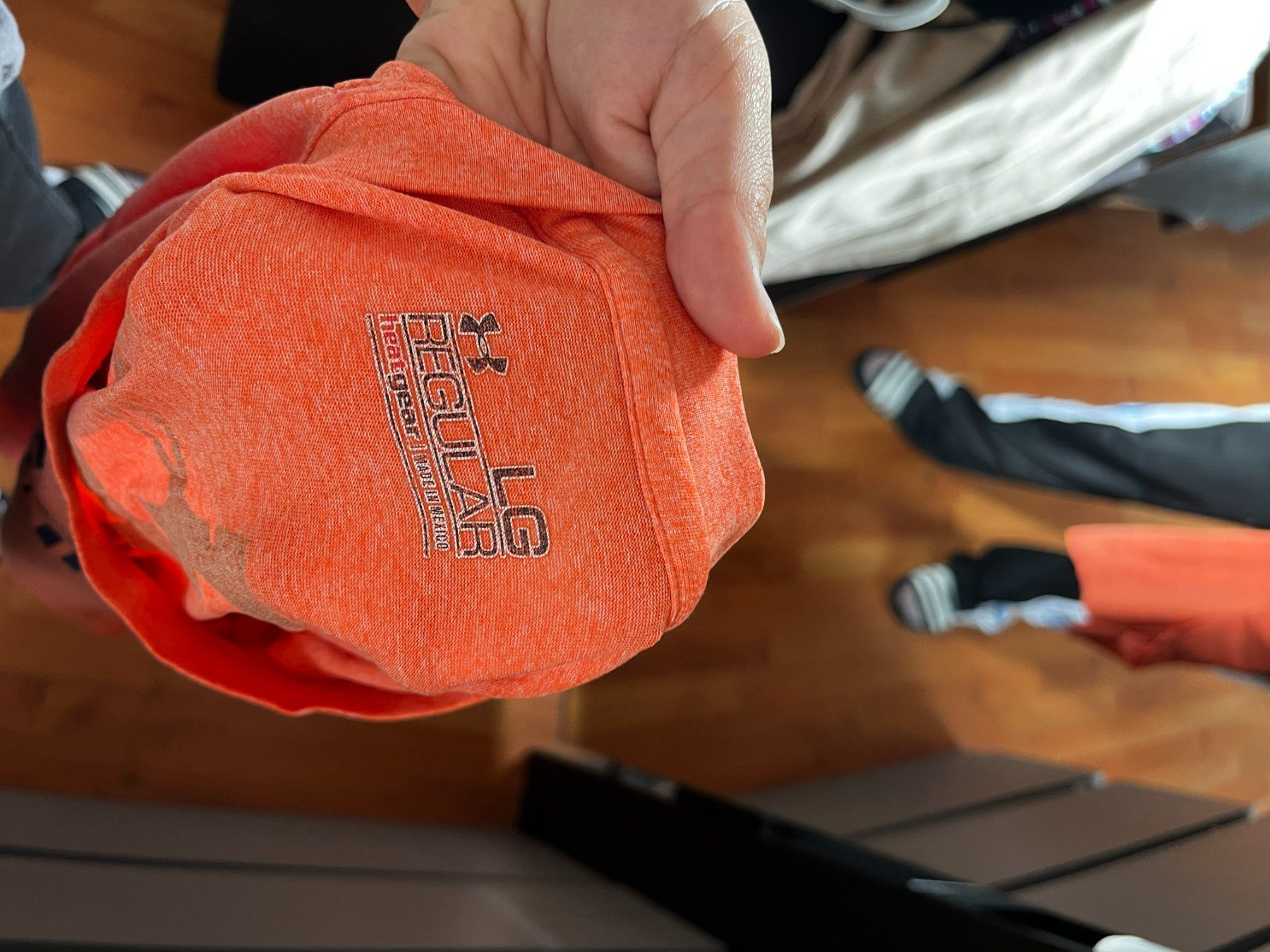 T-Shirts: Under Armour Laufshirt Orange – Gebraucht aus Seuzach von anina.k 2