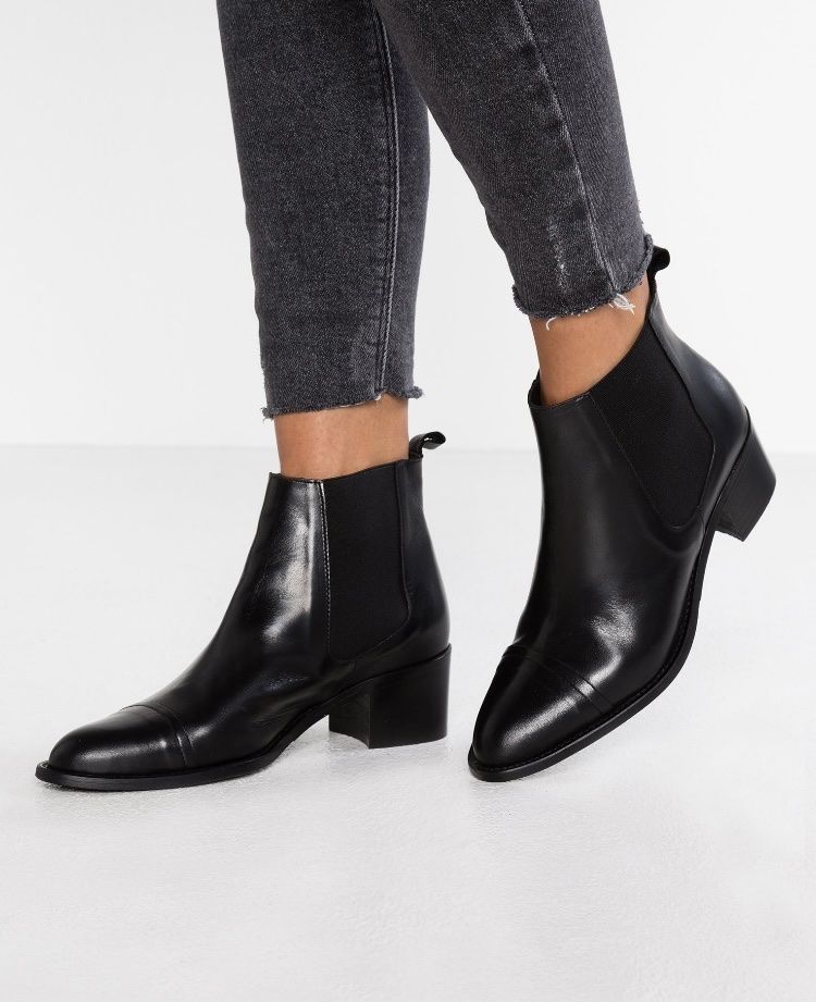 Scarpe da donna: Bianco Lederstiefelette, 38 – Usato da Luzern venduto da xyz9 1