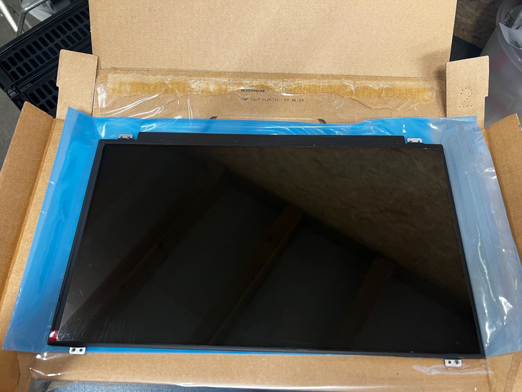 Componenti elettronici: 15,6" LCD HD Matte – Nuovo (secondo la descrizione) da Gossau ZH venduto da OrderflowAG