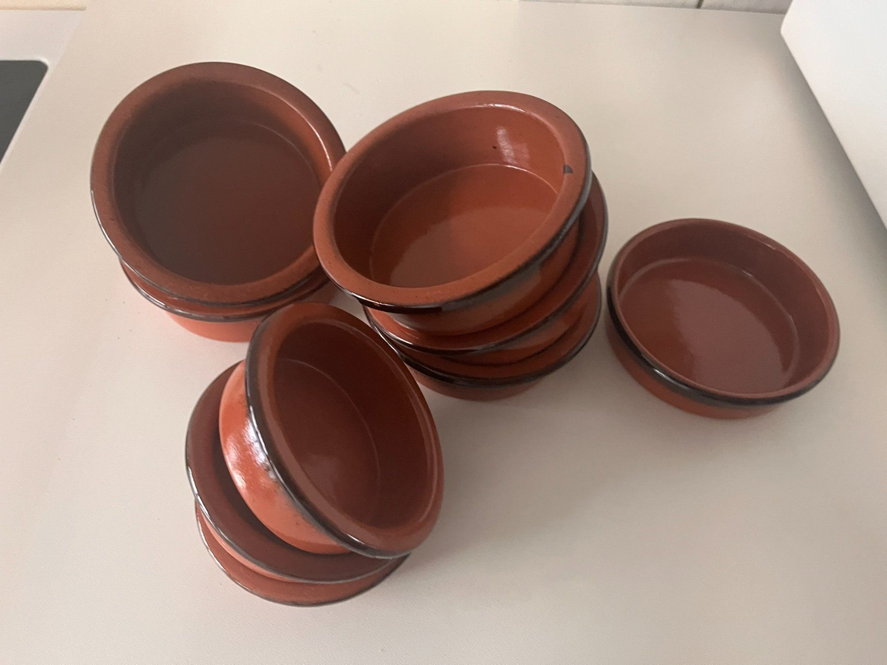 Piatti di portata: Lot de 9 cassolettes en terre cuite émaillée – Usato da Genève venduto da Obizzo 3