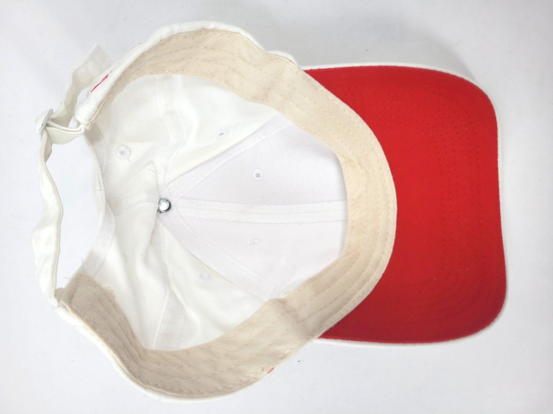 Swiss Copricapi, berretti & cappellini: SWISS casquette – Usato da Lausanne venduto da PlusValue_Lausanne 2