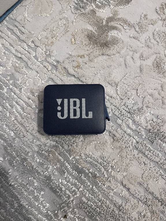 JBL Haut-parleurs: JBL GO Essential 2 Bluetooth Lautsprecher Schwarz – D'occasion à Spreitenbach par env_tk78 2