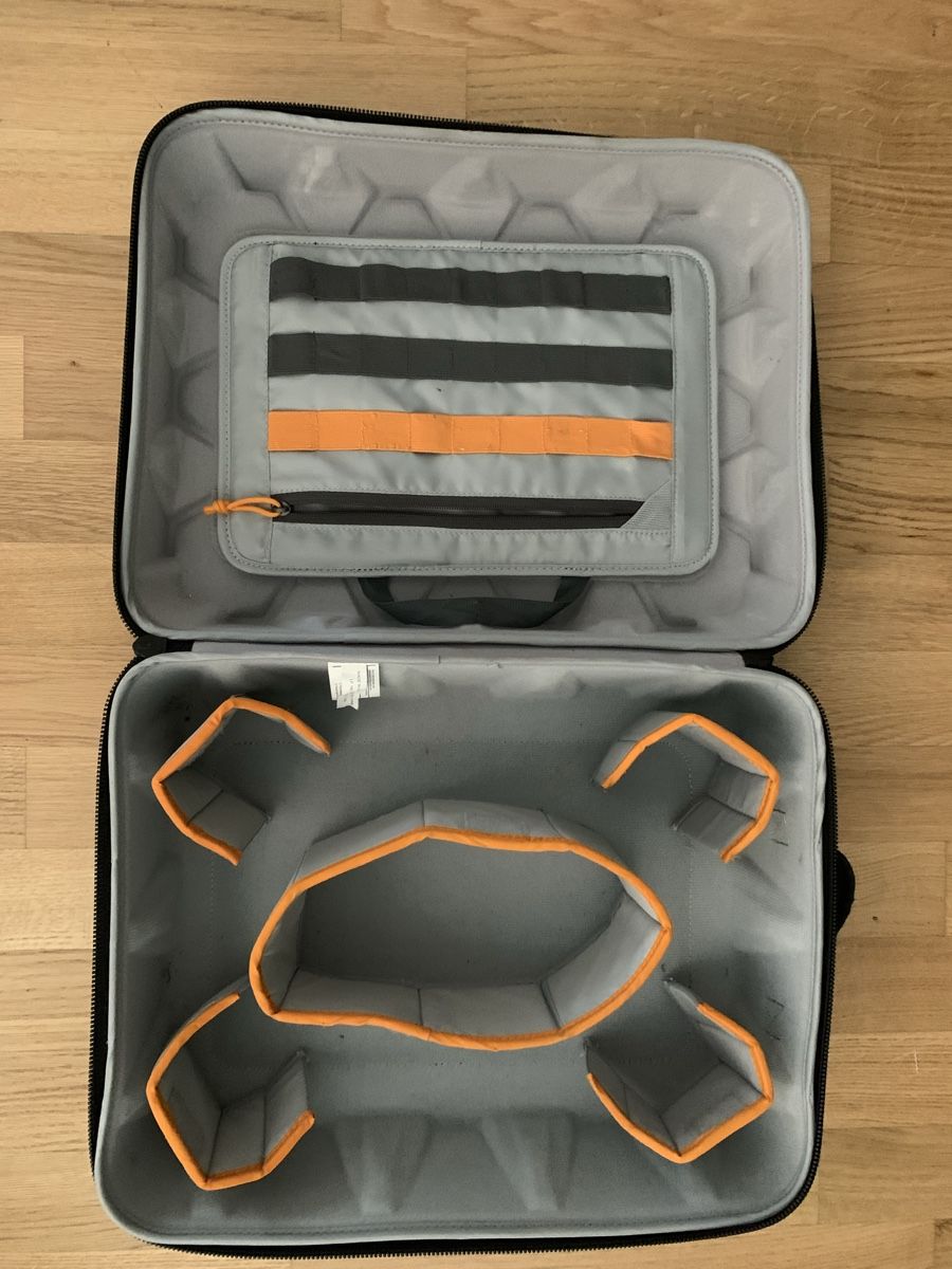 Lowepro Borse: Lowepro Droneguard CS 300 – Usato da Bern venduto da Chillaui 1