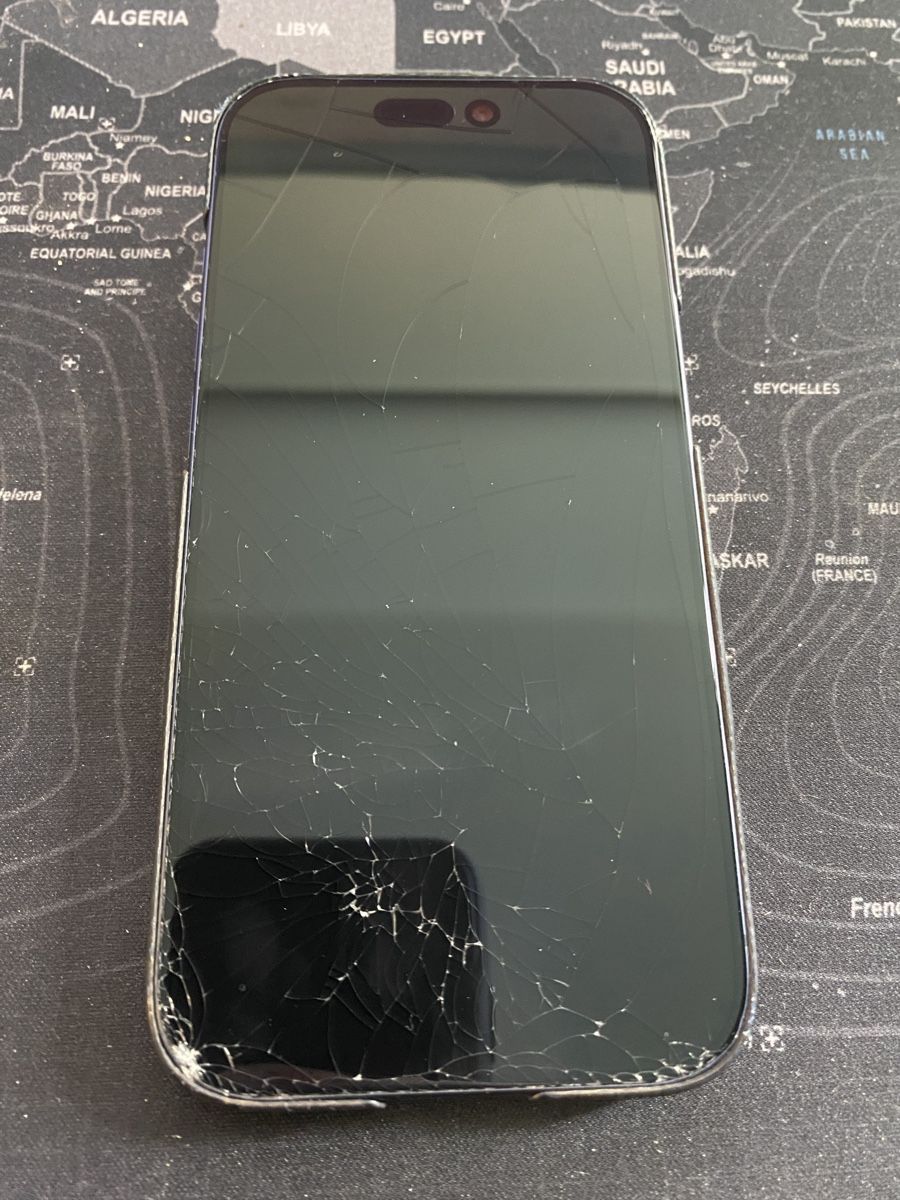 Apple Telefoni cellulari / Smartphones: iPhone 17 Pro 256GB Deep Blue | Display defekt – Usato da Wolfhausen venduto da vins_zh