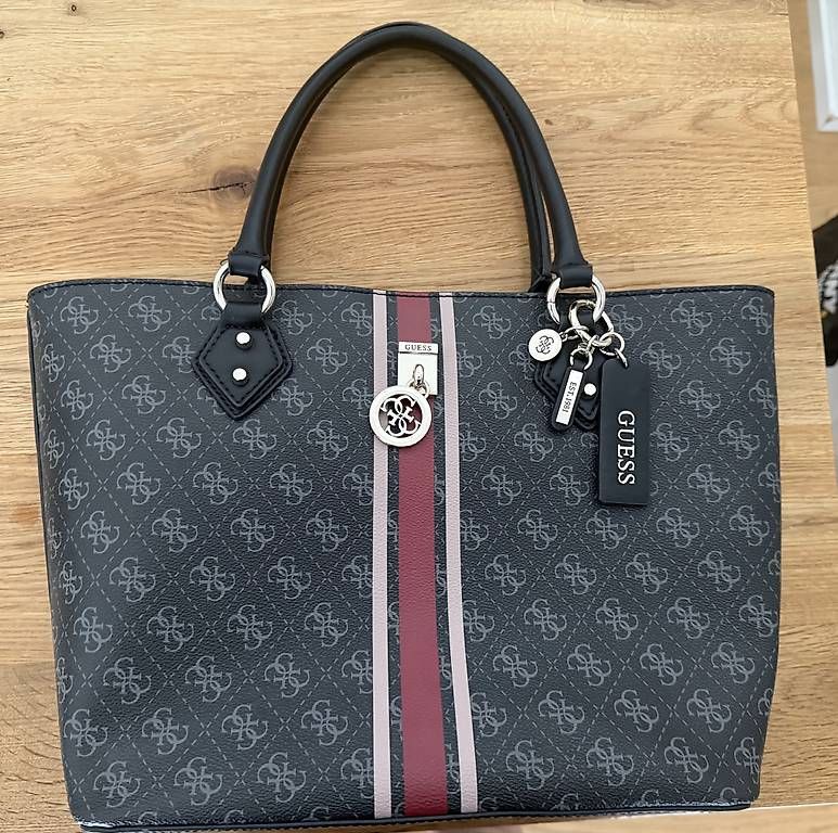 Borse da donna: Guess Tasche Neu – Usato da Uster venduto da ceh_8pgy