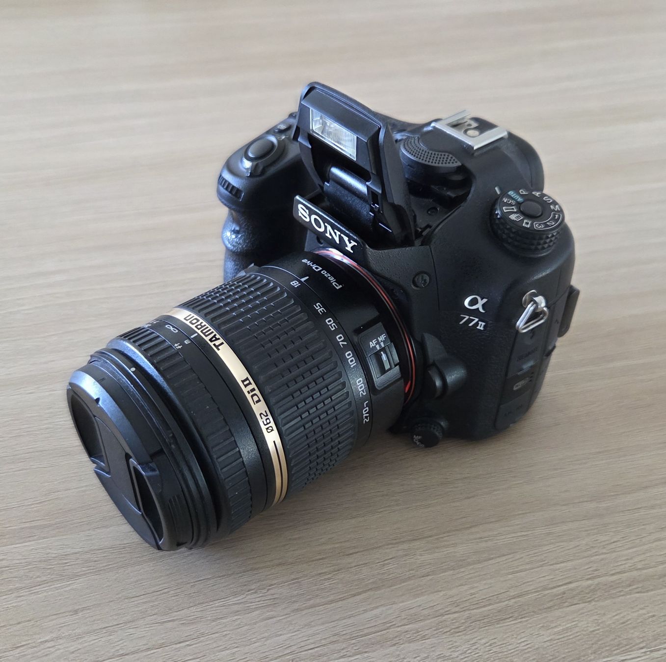 Sony Fotocamera: Sony Alpha 77 ll Kamera mit 3 Objektiven – Usato da Aarburg venduto da mc.cellery 1
