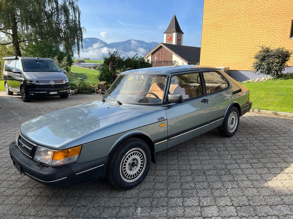 Saab 900i 