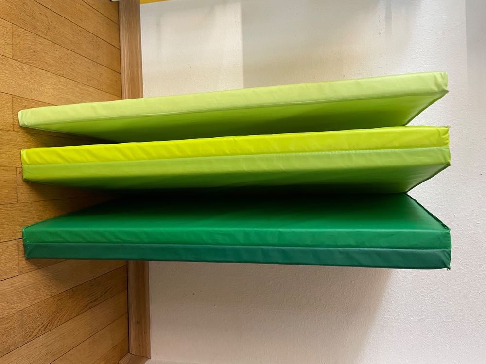 IKEA PLUFSIG Gymnastikmatte in grün; faltbar (Gebraucht) in Aarau Rohr ...