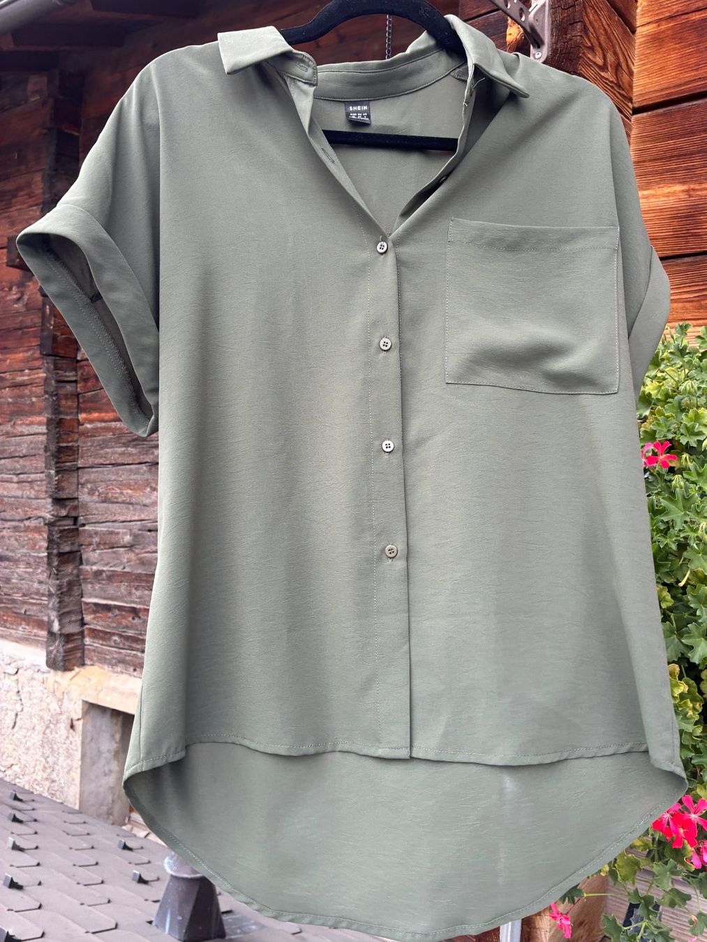 Shein Chemisiers: Chemise sans manche kaki – Neuf (Voir description) à Sierre par fio_zy87