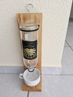 Wanddekoration, Vogelstation Holz mit Flasche und Tasse 