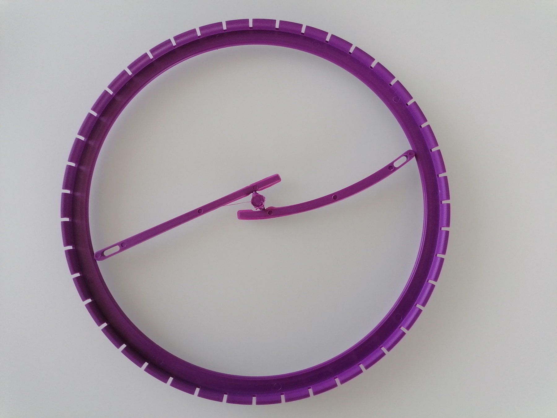 Telai per tessitura: NEU, NIE GEBRAUCHT: Rundwebrahmen Ø 23cm – Usato da Uster venduto da Smilla07