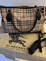 Burberry Wickeltasche
