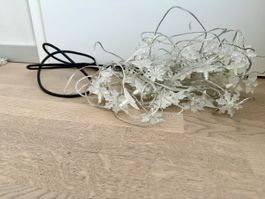 LED Lichterkette Schneeflocken – weiss mit Stecker