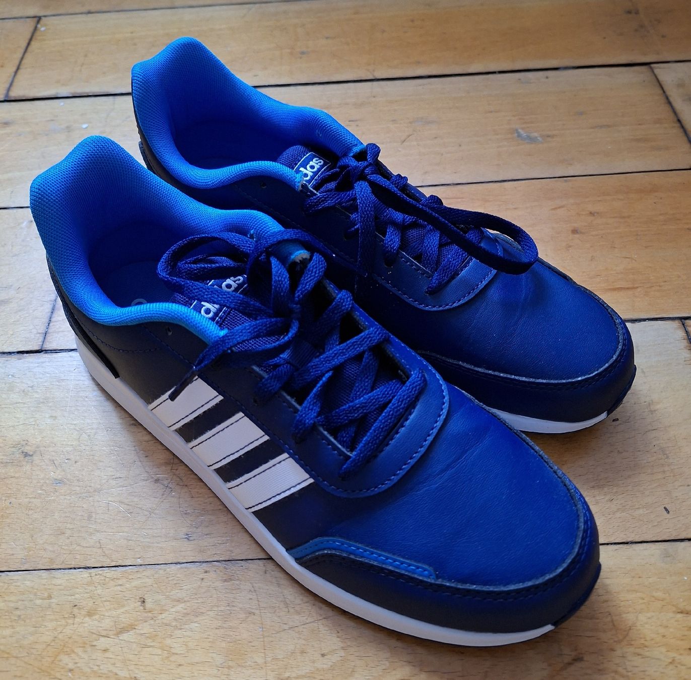 Adidas Chaussures hommes: basket Adidas 39,5 – Neuf (Voir description) à Delémont par christelle1976