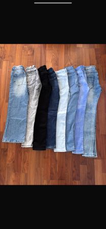 Verschiedene Jeanshosen, ideal für den Frühling/Sommer